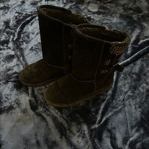 BearPaw Black Winter Boots, practially new